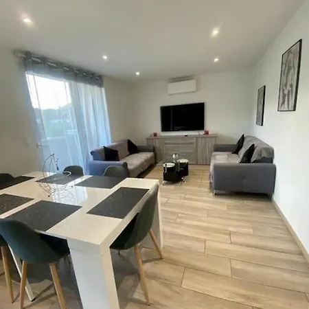 F4 Pour 6 Personnes *